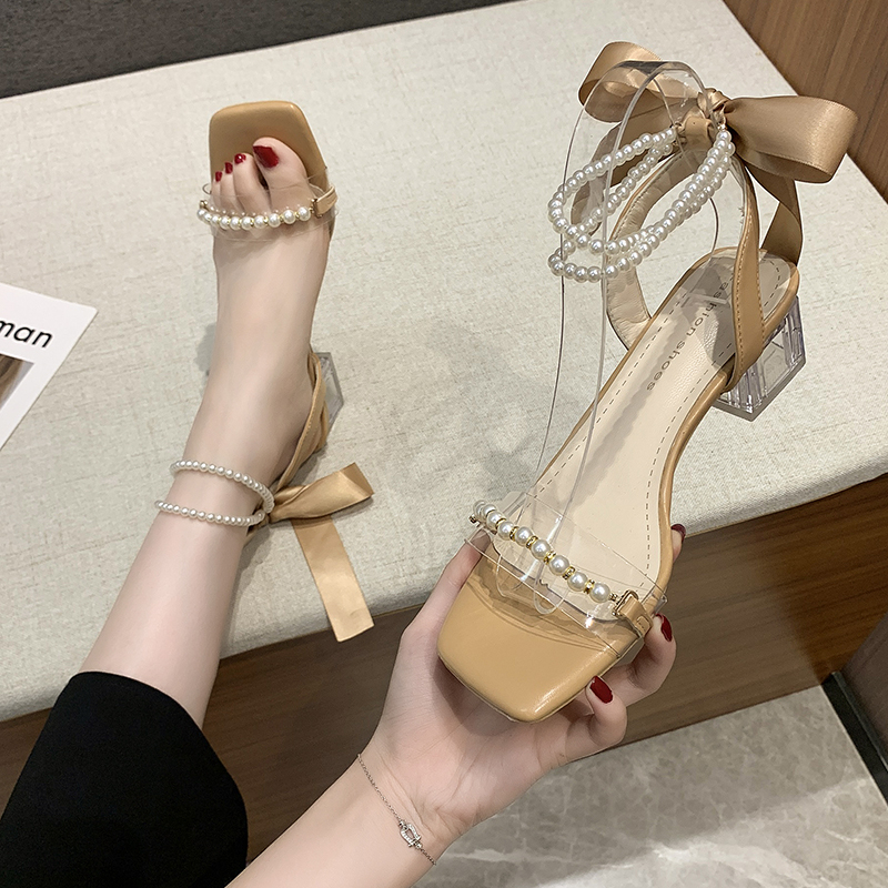 米白色一字带凉鞋2021年新款小众珍珠蝴蝶结透明粗跟高跟鞋仙女鞋