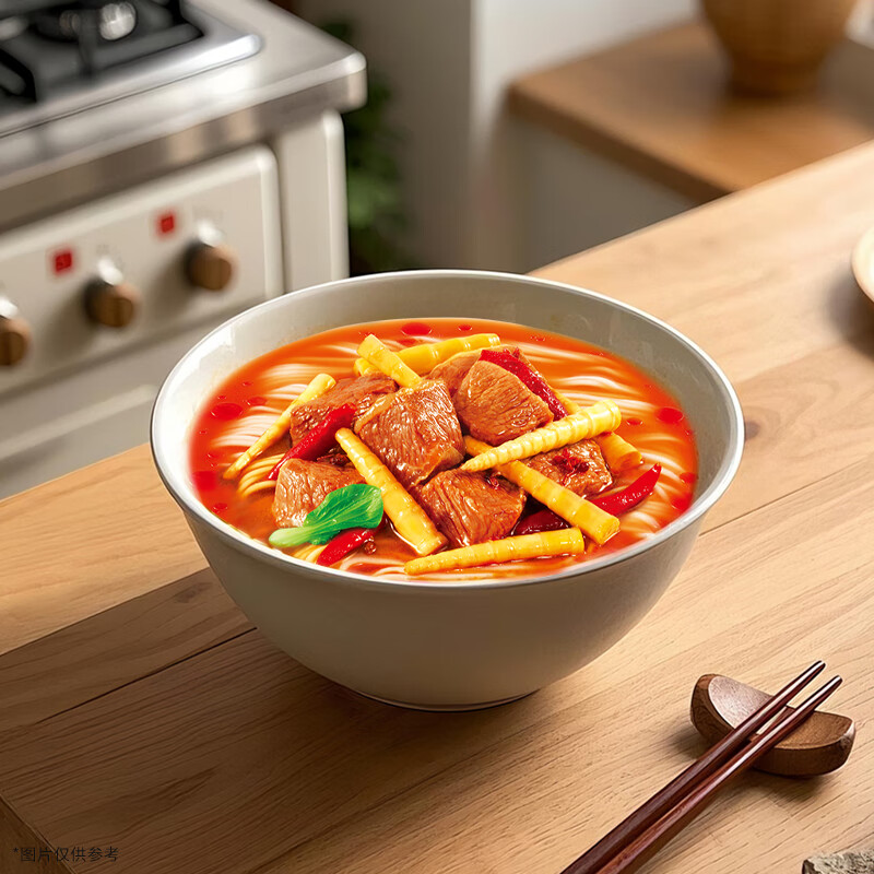 康师傅方便面 经典麻辣笋子牛肉桶面110g*12 泡面整箱速食 方便食品高清大图