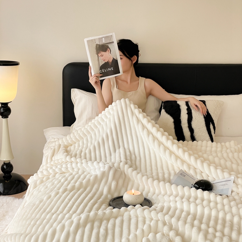 雅鹿 加厚兔毛绒毛毯高清大图