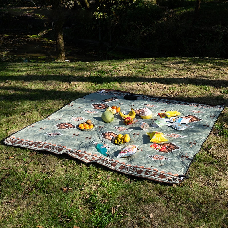 闪电客户外野餐垫草坪地垫秋游加厚便携折叠超声波可机洗双面潮垫