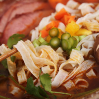 [中华特色]河北供销馆 顶大 热汤面皮爆椒牛肉味109g 非油炸速食泡面方便面 河北秦皇岛特产 华北