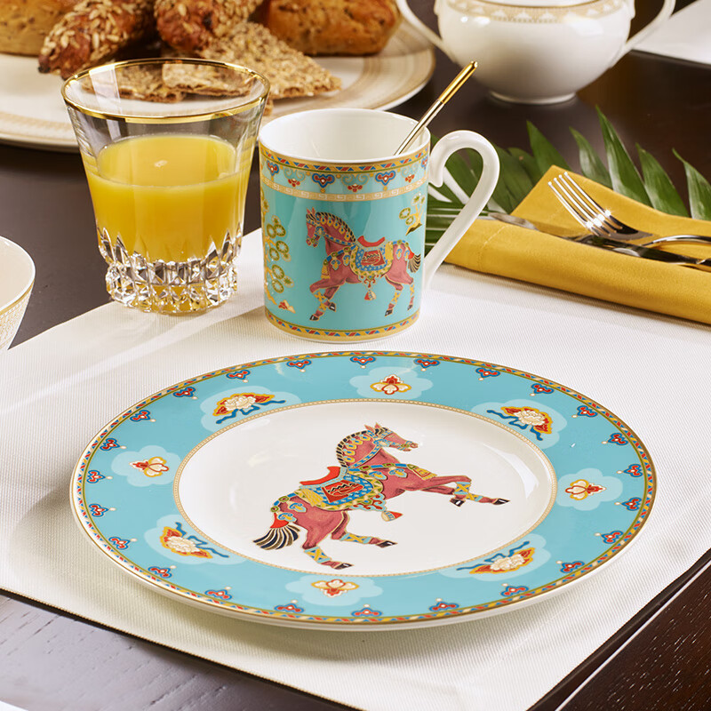 唯宝(Villeroy&Boch) 奢华中东描金骨瓷 骏马马克杯