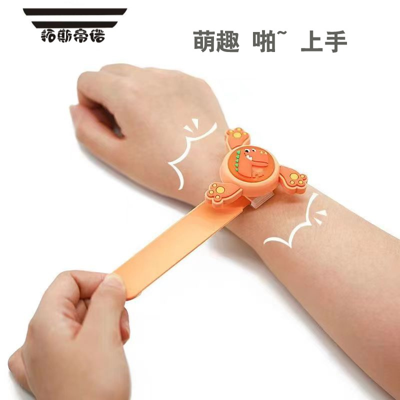 拓斯帝诺儿童2-8岁可爱闪灯玩具啪啪圈卡通男女孩幼儿摆地摊 旋转发光款[随机1个]