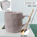 马克杯女水杯家用陶瓷杯子情侣早餐咖啡杯高颜值办公室手绘高级 紫色+不锈钢勺子+彩盒 均码