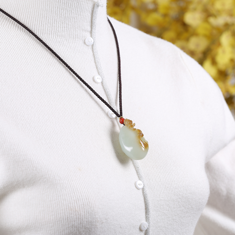 喜事连连新疆和田玉喜鹊莲花吊坠且末糖白玉挂件玉佩天然玉石