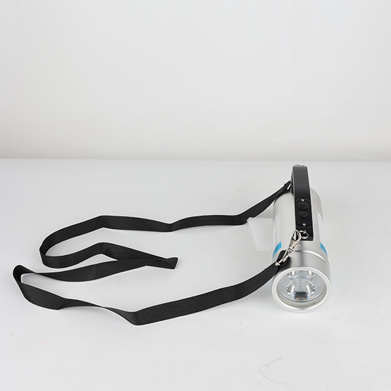 萨威帝尔SWTZ7106 聚光2*12W 泛光6W IP68 额定电压:22.2V 强光5h 工作光10h 白光6000K LED便携式强光探照灯(计价单位:盏)银色