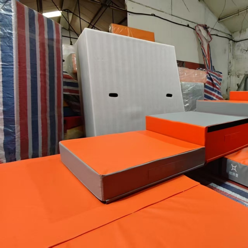 幼儿户外跑酷套装YHW-003高清大图