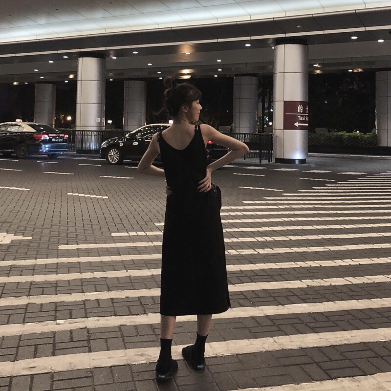 港风ch百搭宽松中长款无袖V领纯开连衣裙内搭带背心裙黑
