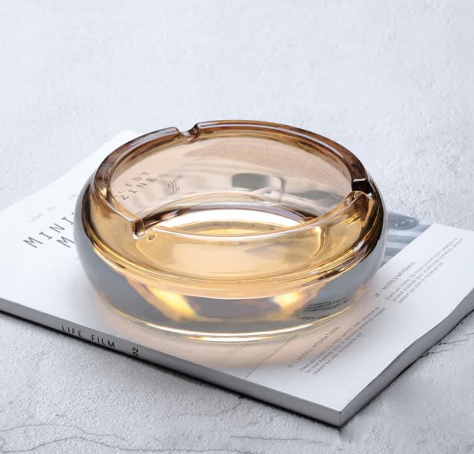立志时代圆形10.5cm*4.1cm PVC 手办玻璃烟灰缸高清大图