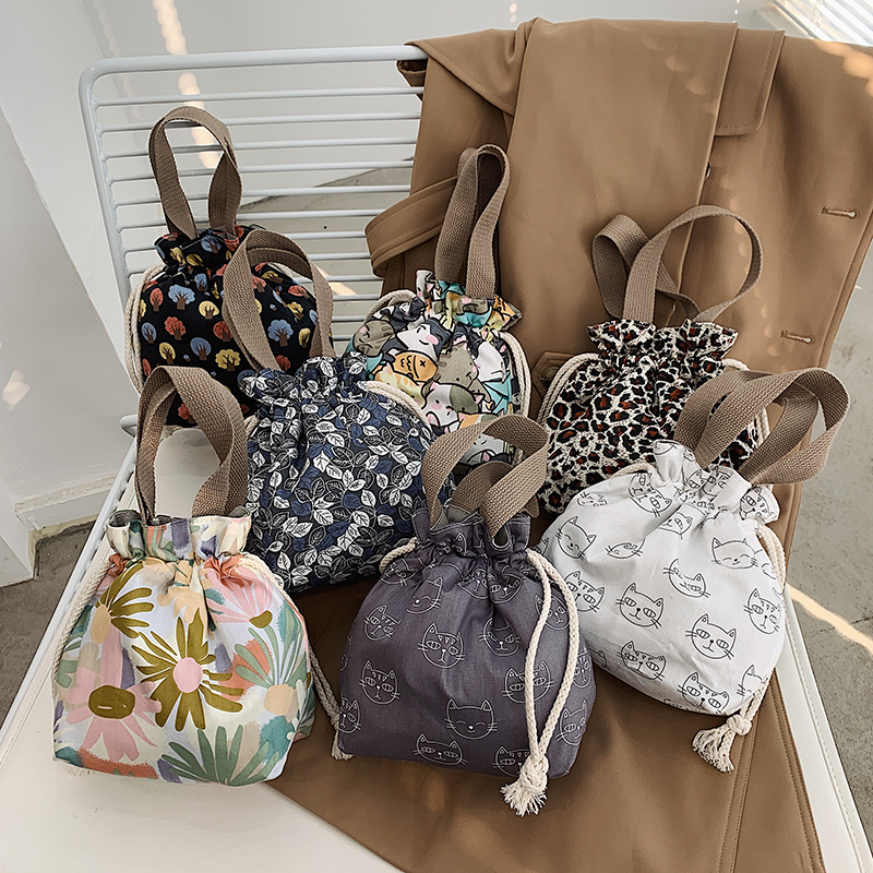猫可爱收纳袋子小物件姨妈巾收纳袋小随身布袋兜日式大学生帆布袋可