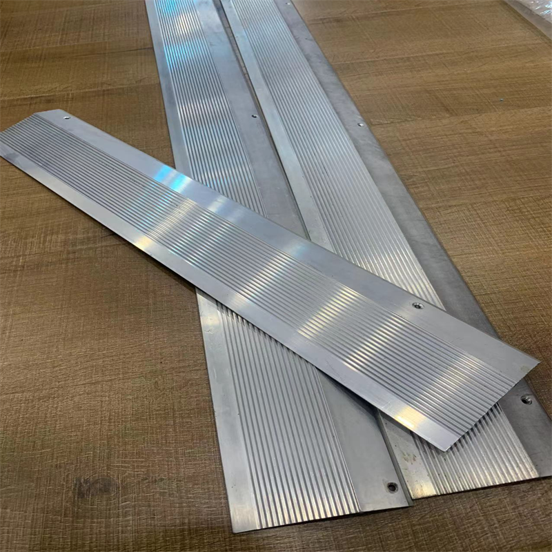 10cm压边条售价为一米单价请与地板一起拍