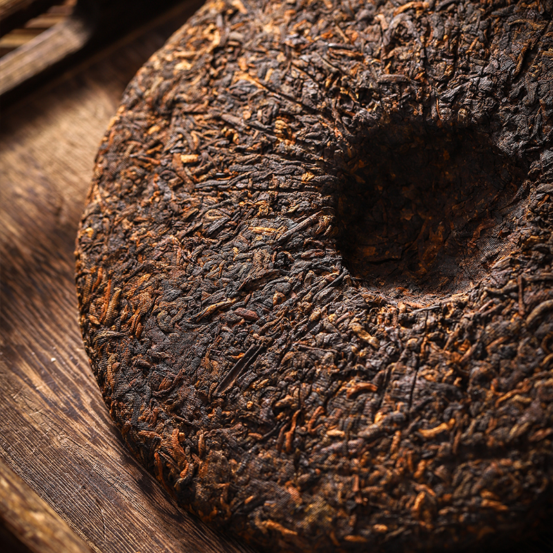 春逸茗茶云南普洱熟茶君兰普洱黑茶饼七子饼茶357g