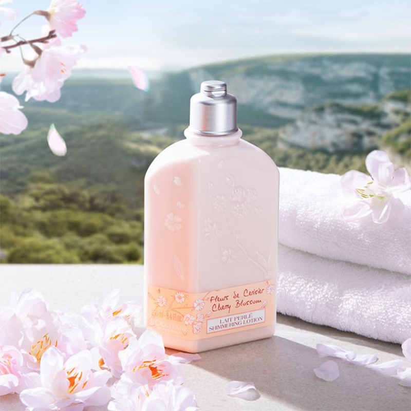 欧舒丹(L’OCCITANE)甜蜜樱花香氛亮采润肤露250ml/补水保湿 滋养身体乳 滋养香体 丝般柔滑好吸收