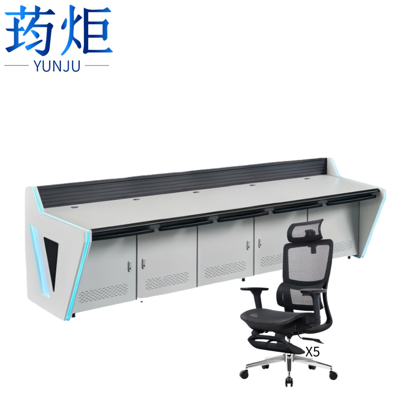 电脑操作监控台高清大图