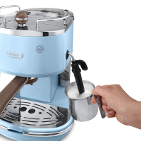德龙 Delonghi 半自动咖啡机复古系列乐趣礼盒 海洋蓝ECO310.VAZ Promo Pack