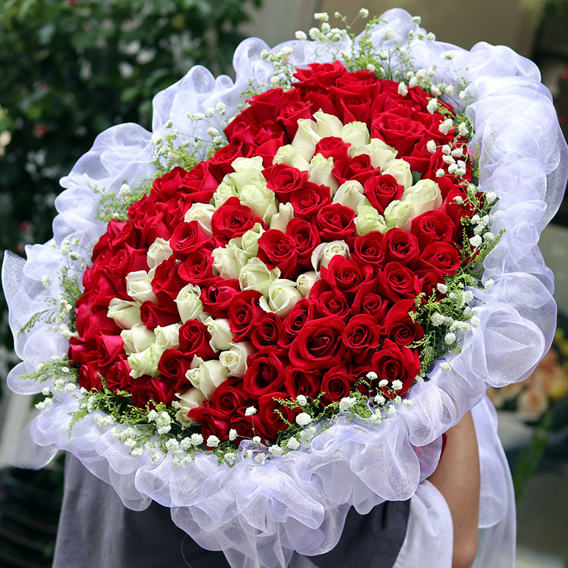 五二零99朵红白玫瑰混搭花束求婚表白礼物鲜花速递全国白玫瑰拼成520