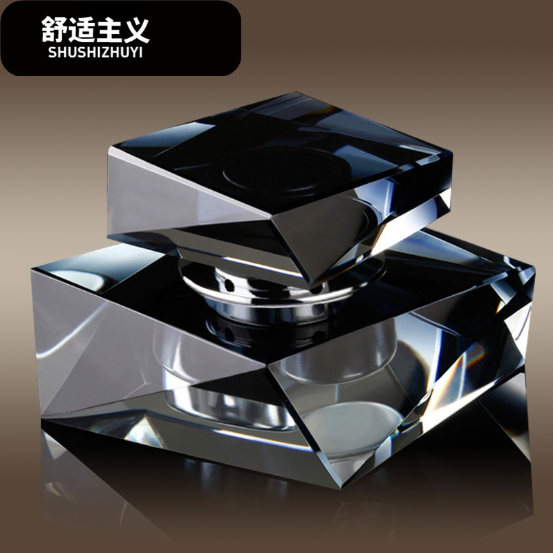 新款韩国水晶汽车模型车载香水座式车内饰品摆件创意多功能时尚女