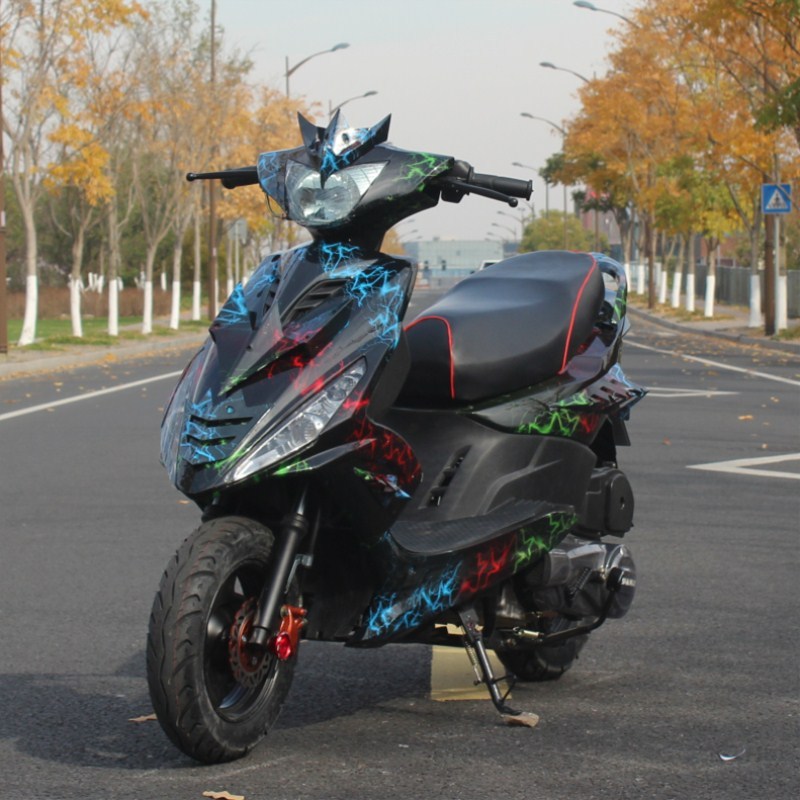 澳派全新国四电喷鬼火摩托车125cc燃油踏板助力车一代上牌改装轮毂灯
