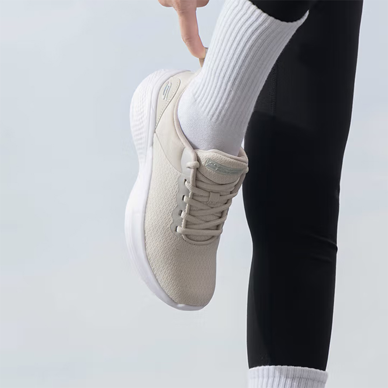 斯凯奇女款休闲运动鞋117551/NAT-10双高清大图