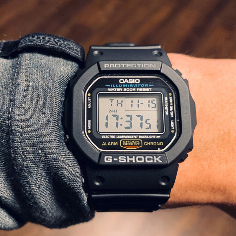 卡西欧 CASIO G-SHOCK 头文字D DW-5600E-1V 石英男表