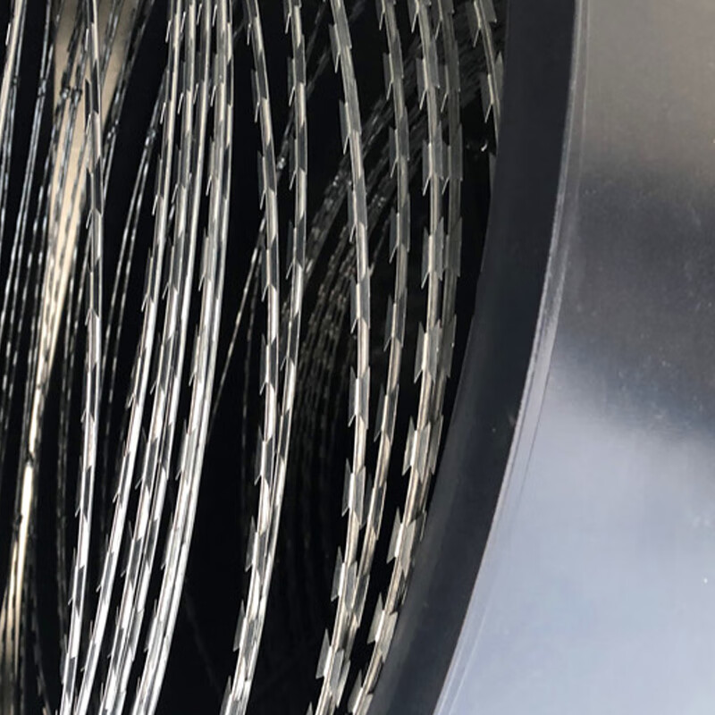 悍刀匠造 防爬网阻隔网封控单圈蛇腹型铁丝网伸缩保防撞 防护防爬网单圈(蓝黑色)10米 HDJ-404S-J001H高清大图