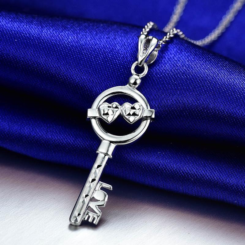 宝亨达铂金女款吊坠pt950白金时尚简约一箭双心love钥匙吊坠