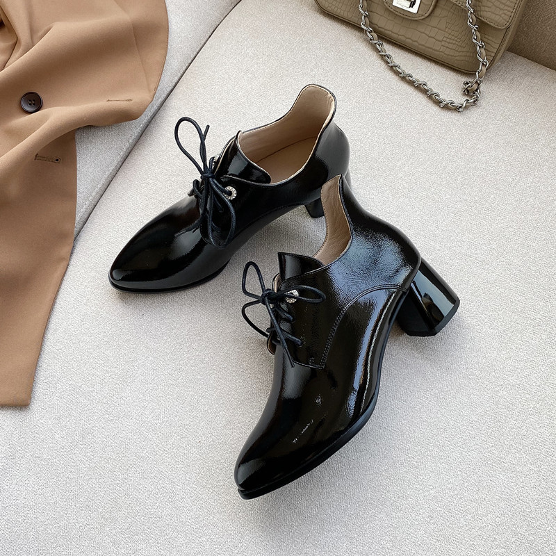 春秋漆皮系带尖头深口中跟粗跟单鞋女英伦风红色小皮鞋高跟鞋大码