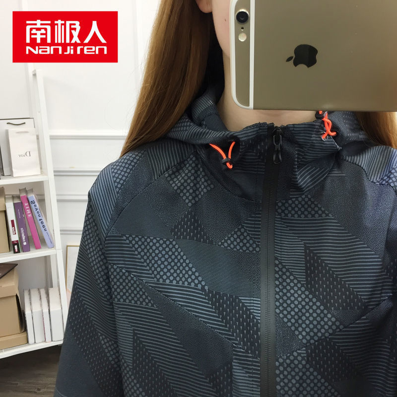 女春秋外套大码冲锋衣女韩版薄款弹力风衣透气登山服妈妈装高清大图