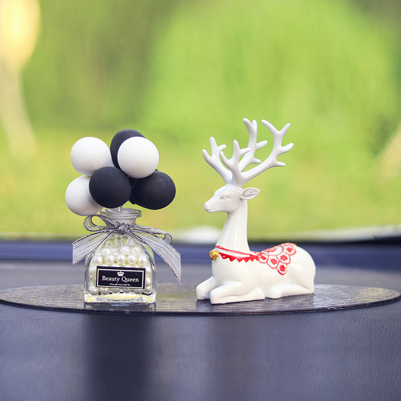 一路平安鹿汽车内装饰品摆件个性创意车载用品大全女高档香水男大号