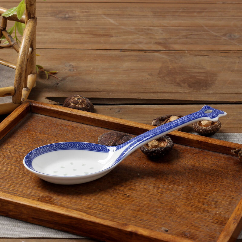 lichen 景德镇青花玲珑瓷器大汤勺 釉中彩方胜纹中式陶瓷勺子平底大勺