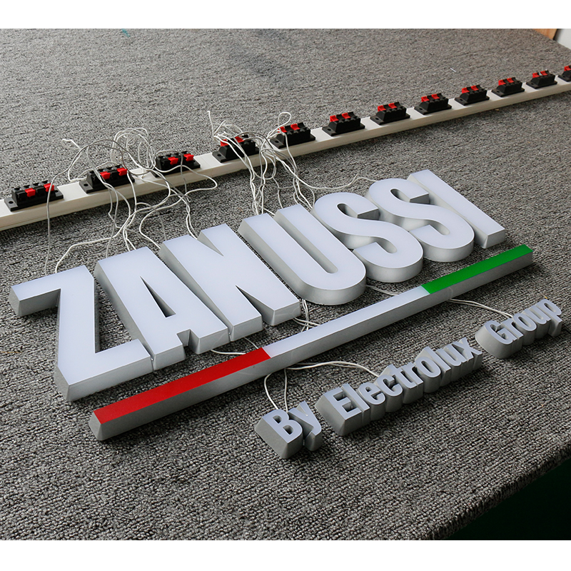 ZANUSSI -By Electrlux Group 扎努西精品发光字欧邦标识高清大图