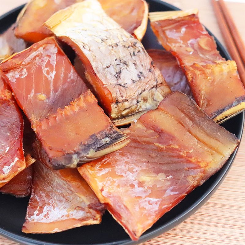 湖南特产淡水干鱼块农家自制烟熏腊鱼干咸鱼干风干鱼