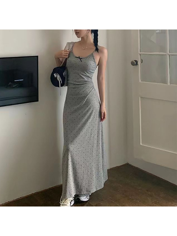 复古灰色波点吊带裙连衣裙女夏季新款小个子度假风收腰包臀短裙子