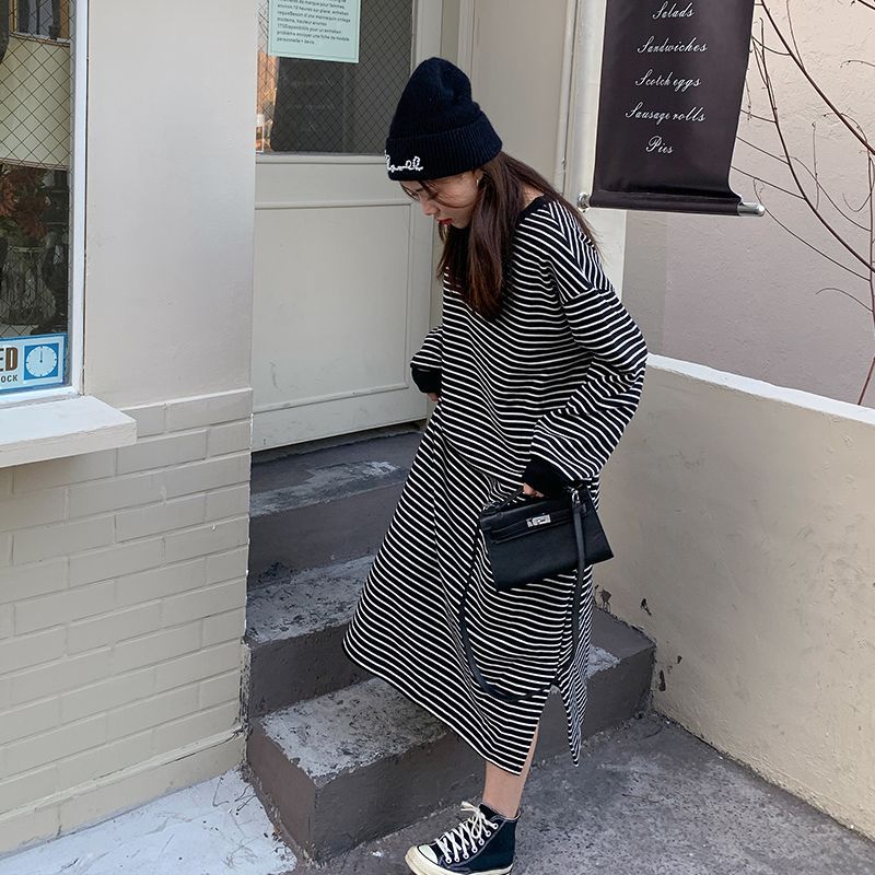 连衣裙女秋冬季新款下摆开叉条纹长袖港风宽松显瘦过膝卫衣女