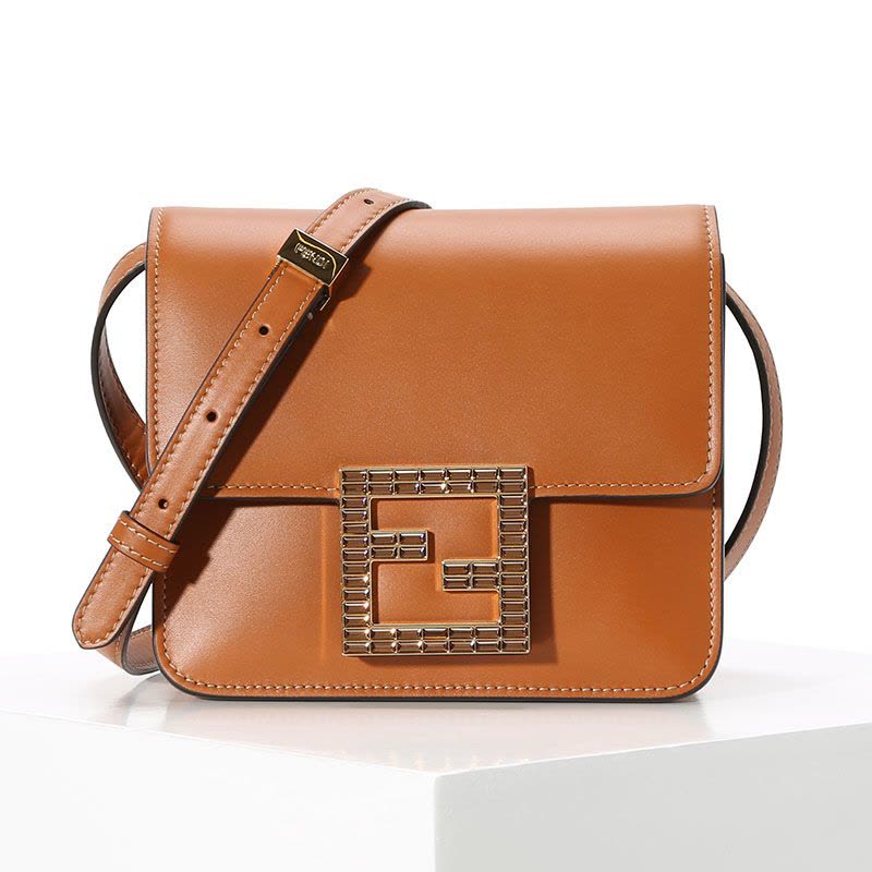 预订FENDI FAB 女士单肩包 17x14.5x7CM图片