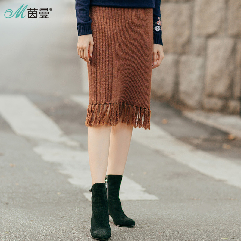 茵曼春松紧腰流苏文艺百搭显瘦半身针织包裙女直筒裙子