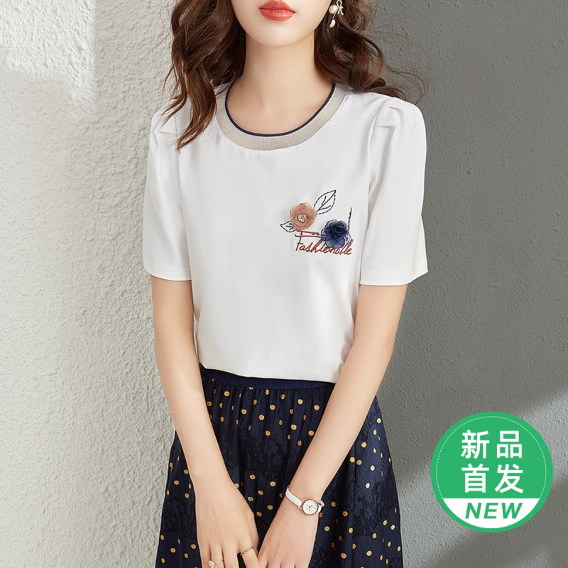 OUNIXUE欧昵雪 | [绣花装饰花T恤]夏季时尚撞色圆领字母泡泡肩休闲短袖女
