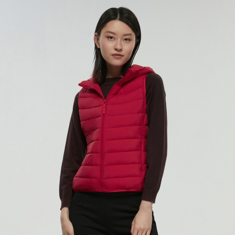 波司登2020年羽绒服短款女轻薄马甲内搭外穿通勤连帽B00131010