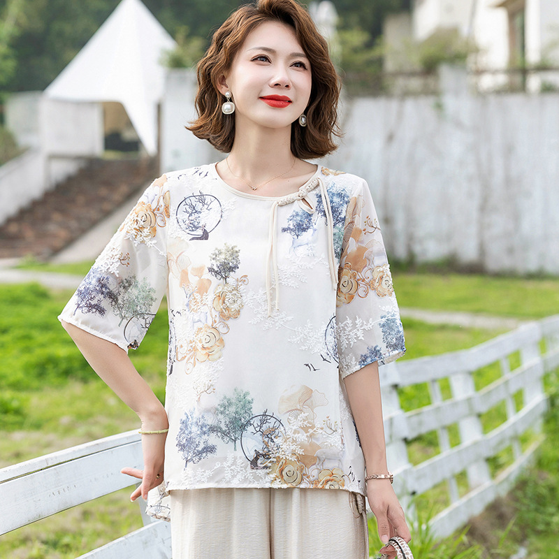 母亲节妈妈夏款短袖上衣雪纺小衫时尚绣花t恤中老年女夏季上衣服