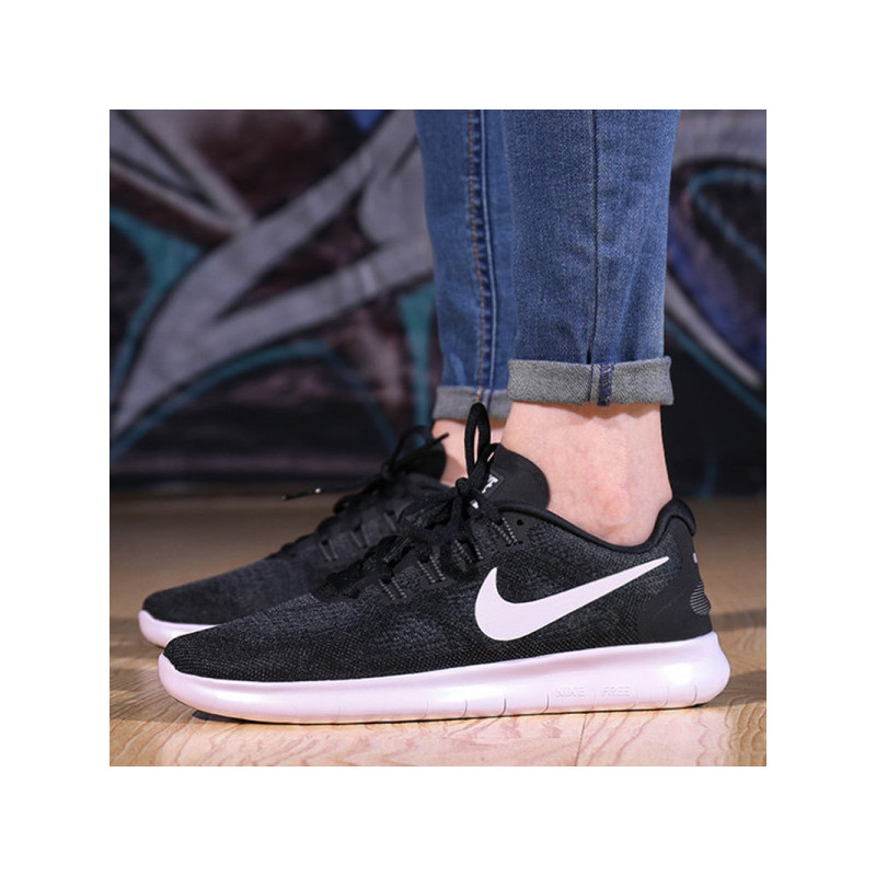 Nike耐克女鞋冬季FREE3.0赤足轻便减震跑步鞋880840-001