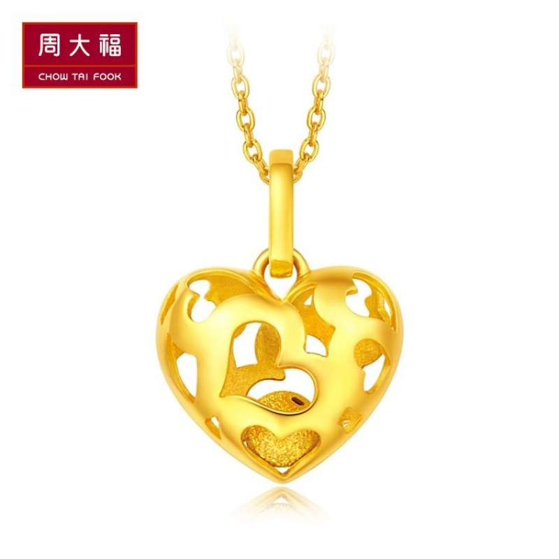 周大福游乐场系列镂空心形足金黄金坠计价(工费98元)F202521