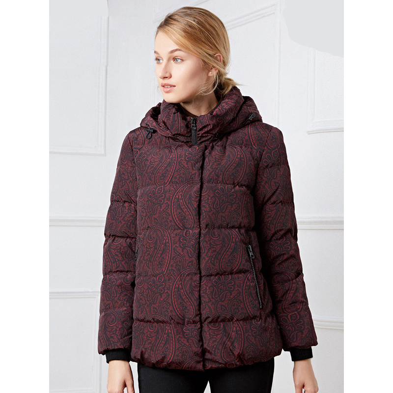 波司登bosideng女士冬季常规款加肥加大妈妈装中老年大码女短款羽绒服