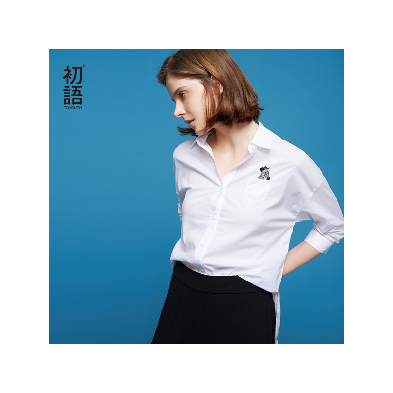 初语翻领动物刺绣中袖下摆开叉宽松纯棉衬衫女衬衣