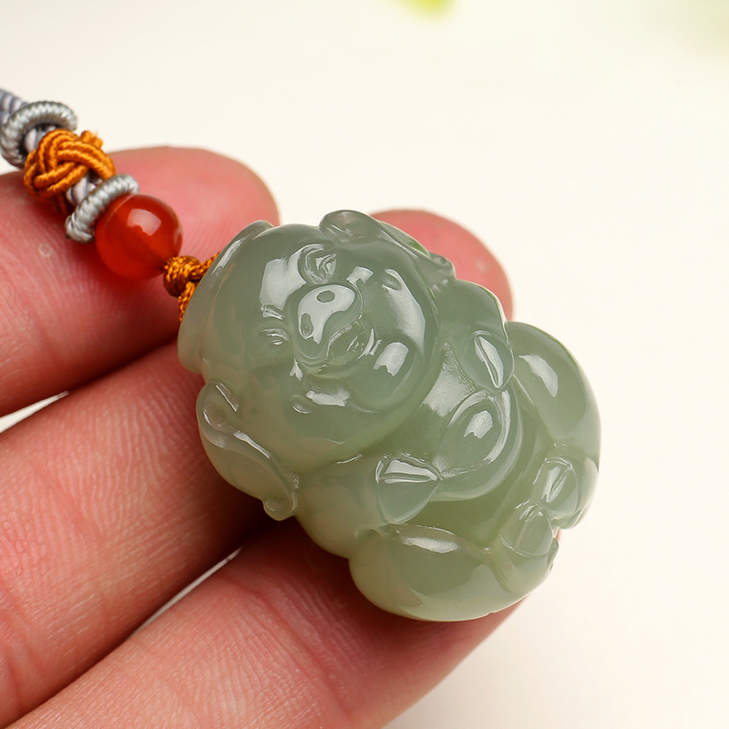 印象眸和田玉福猪吊坠圆雕浅青玉立体生肖猪玉石坠子附送证书