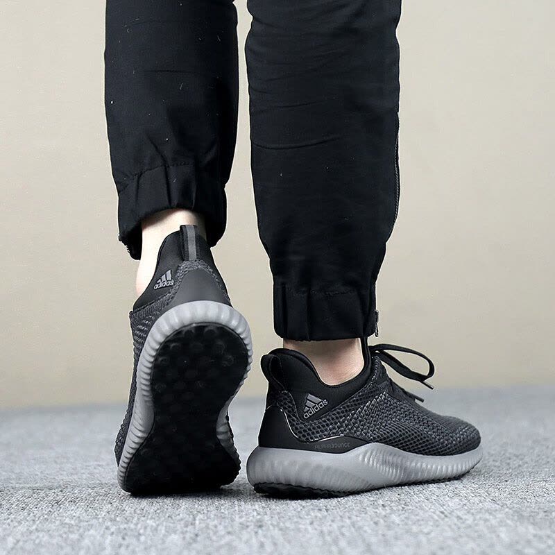 Adidas阿迪达斯女鞋冬季小椰子运动鞋低帮轻便耐磨缓震跑步鞋CG5400图片