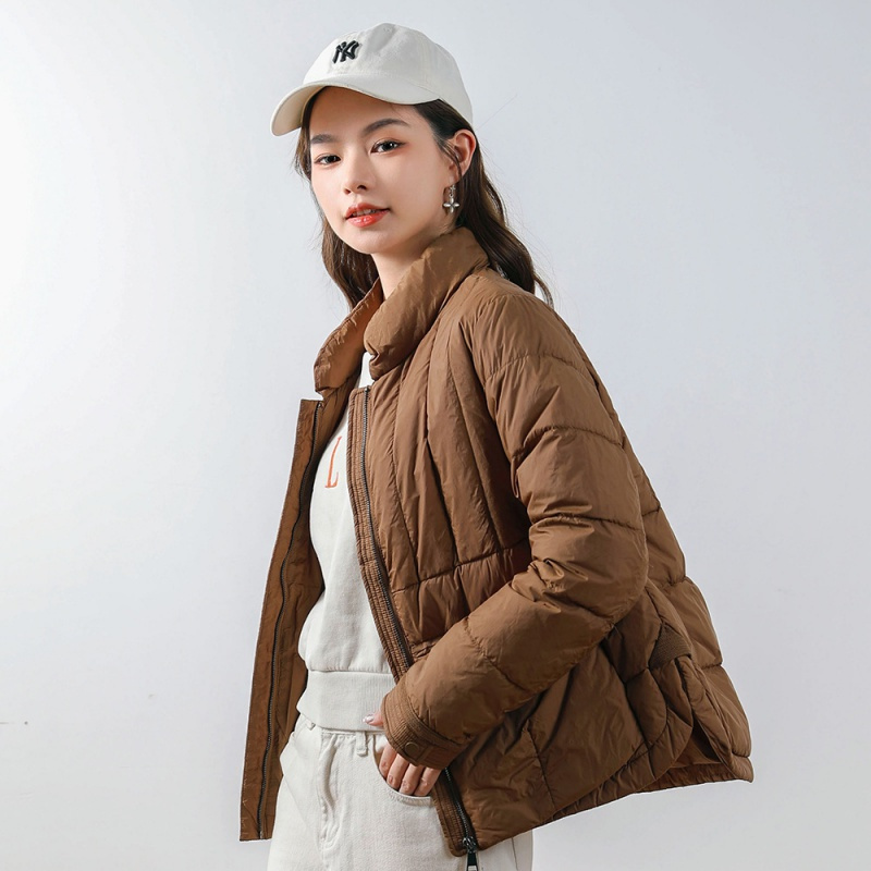 90白鸭绒保暖时尚简约立领纯色百搭文艺休闲短羽绒服女