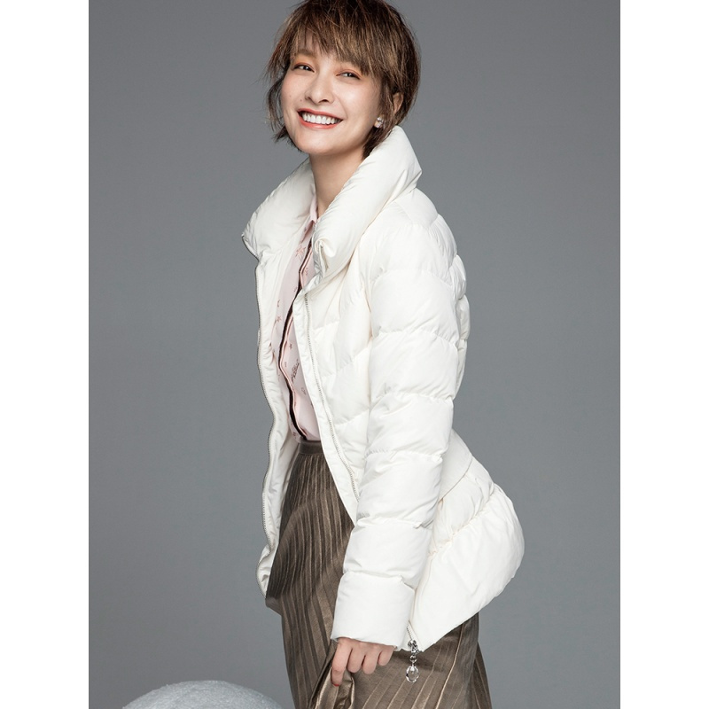 艾莱依休闲时尚短款轻薄立领羽绒服女修身显瘦2018新款