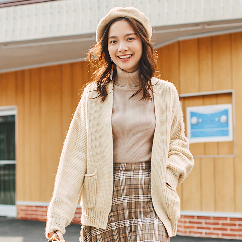 茵曼2018秋装新款宽松文艺粗毛线慵懒风毛衣女开衫早秋外套米白色