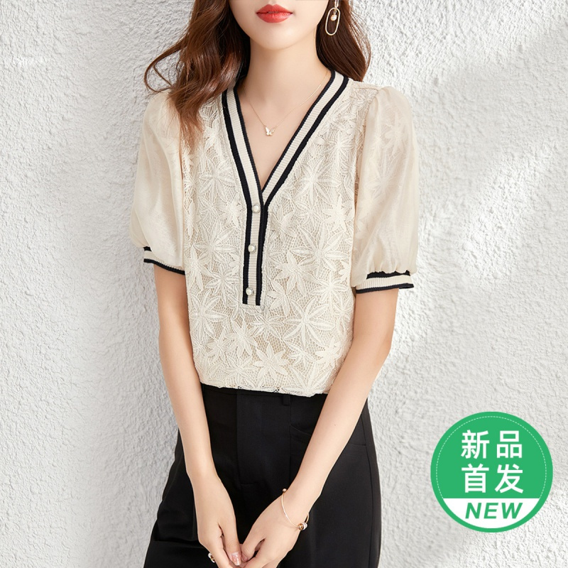 OUNIXUE欧昵雪 | [浪漫减龄蕾丝衫]夏季气质罗纹拼接V领直筒上衣套头短袖女