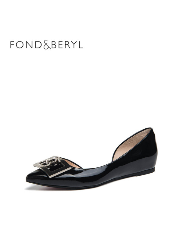Fondberyl/菲伯丽尔方扣漆面牛皮女单鞋FB71114002